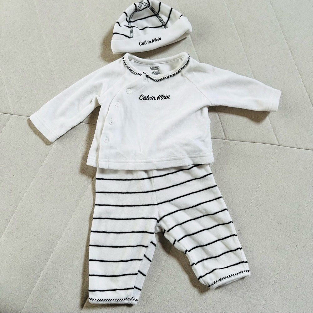 Calvin Klein Velvet 3 PC Baby Set
